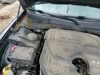 2018 Chrysler 300 Limited z VIN 2C3CCAKG6JH256357, wystawiony jako Copart lot #66381525 z przebiegiem 97 510 mil mil oraz Szkoda całkowita • Salvage title. Historia ofert i sprzedaży dostępna na DreamBid. Obrazek 15.