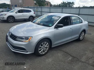 2015 Volkswagen Jetta SE with VIN 3VWD17AJ4FM417218, listed as a Copart auction lot 61001125 with 84,159 mi miles and Salvage title. Bid and sale history available at DreamBid. Image 1.