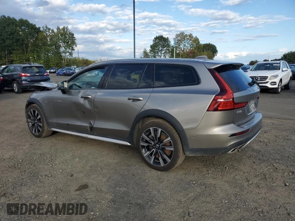 2021 Volvo V60 z VIN YV4102WK0M1076923, wystawiony jako Copart lot #71683813 z przebiegiem 32 399 mil mil oraz . Historia ofert i sprzedaży dostępna na DreamBid. Obrazek 2.