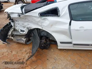 2014 Ford Mustang V6 с VIN 1ZVBP8AM2E5280063, выставлен на аукционе IAAI как лот 42364997 с пробегом 101 784 миль миль и . История ставок и продаж доступна на DreamBid. Изображение 6.