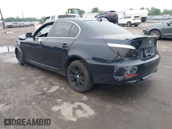 2005 BMW 5 Series 530i z VIN WBANA735X5B819688, wystawiony jako IAAI lot #42204101 z przebiegiem Nie podano mil oraz . Historia ofert i sprzedaży dostępna na DreamBid. Obrazek 3.