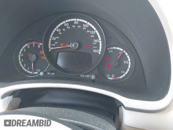 2013 Volkswagen Beetle 2.5L w/Sun с VIN 3VWJP7AT2DM659280, выставлен на аукционе IAAI как лот 42165515 с пробегом Не указан миль и . История ставок и продаж доступна на DreamBid. Изображение 7.