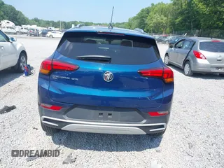 2021 Buick Encore GX Select z VIN KL4MMESL8MB090268, wystawiony jako IAAI lot #42729801 z przebiegiem 27 516 mil mil oraz . Historia ofert i sprzedaży dostępna na DreamBid. Obrazek 16.