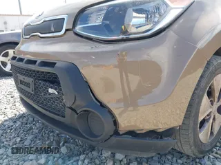 2016 Kia Soul with VIN KNDJN2A23G7256362, listed as a IAAI auction lot 41672920 with 154,426 mi miles. Bid and sale history available at carsss.com. Image 6.