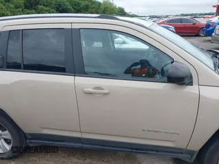 2017 Jeep Compass Sport SE с VIN 1C4NJCBA0HD123716, выставлен на аукционе IAAI как лот 42486199 с пробегом 142 644 миль миль и . История ставок и продаж доступна на DreamBid. Изображение 12.