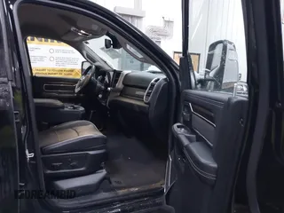 2024 Ram 2500 Laramie z VIN 3C6UR5FJ9RG134865, wystawiony jako IAAI lot #41299082 z przebiegiem 8 236 mil mil oraz . Historia ofert i sprzedaży dostępna na DreamBid. Obrazek 5.