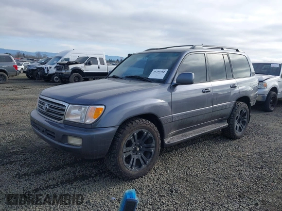 2005 Toyota Land Cruiser z VIN JTEHT05J852069392, wystawiony jako IAAI lot #41450782 z przebiegiem 187 949 mil mil oraz . Historia ofert i sprzedaży dostępna na DreamBid. Obrazek 17.