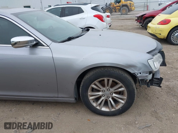 2015 Chrysler 300 C with VIN 2C3CCAEG0FH779540, listed as a IAAI auction lot 41542982 with 211,348 mi miles and . Bid and sale history available at carsss.com. Image 18.