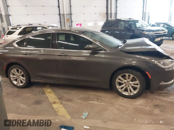 2015 Chrysler 200 Limited z VIN 1C3CCCAB5FN671783, wystawiony jako IAAI lot #41587636 z przebiegiem 95 968 mil mil oraz . Historia ofert i sprzedaży dostępna na DreamBid. Obrazek 13.