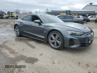 2024 Audi e-tron GT Premium Plus z VIN WAUFJBFW0R7000208, wystawiony jako Copart lot #49434575 z przebiegiem 7765 mil mil oraz Szkody całkowita. Historia ofert i sprzedaży dostępna na DreamBid. Obrazek 4.
