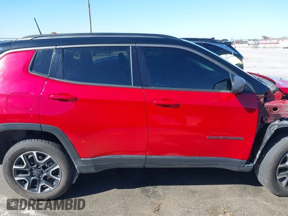 2020 Jeep Compass Trailhawk z VIN 3C4NJDDB5LT162915, wystawiony jako IAAI lot #41654603 z przebiegiem 89 316 mil mil oraz . Historia ofert i sprzedaży dostępna na DreamBid. Obrazek 14.
