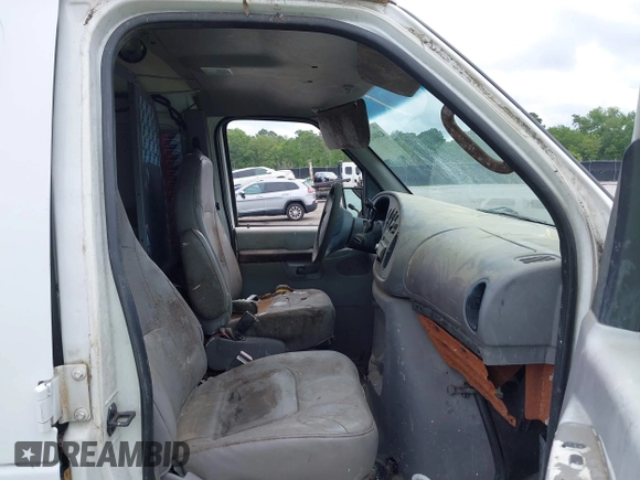 2002 Ford Econoline Cargo с VIN 1FTSE34L92HA84131, выставлен на аукционе IAAI как лот 42404153 с пробегом 175 259 миль миль и . История ставок и продаж доступна на DreamBid. Изображение 5.
