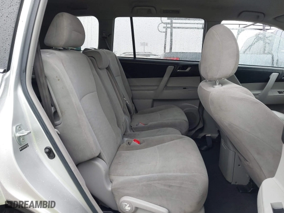 2013 Toyota Highlander with VIN 5TDZK3EH4DS103474, listed as a IAAI auction lot 41582903 with 136,596 mi miles. Bid and sale history available at carsss.com. Image 8.