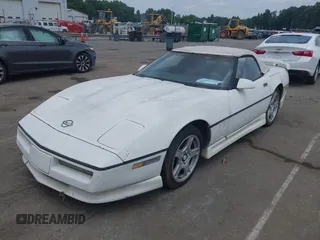 1987 Chevrolet Corvette z VIN 1G1YY3185H5125214, wystawiony jako IAAI lot #42499945 z przebiegiem 225 209 mil mil oraz . Historia ofert i sprzedaży dostępna na DreamBid. Obrazek 2.