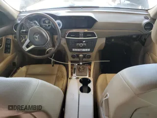 2013 Mercedes-Benz C 250 Sport с VIN WDDGF4HBXDR264988, выставлен на аукционе Copart как лот 65586095 с пробегом 95 168 миль миль и Чистый • Clean title. История ставок и продаж доступна на DreamBid. Изображение 8.