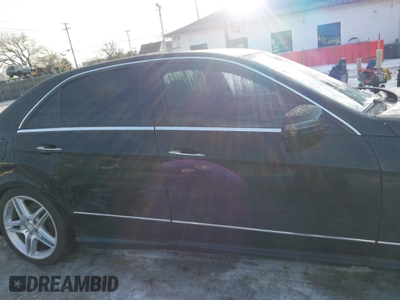 2013 Mercedes-Benz E 550 Sport z VIN WDDHF9BB9DA762365, wystawiony jako IAAI lot #41481101 z przebiegiem 172 376 mil mil oraz . Historia ofert i sprzedaży dostępna na DreamBid. Obrazek 13.