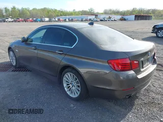 2013 BMW 5 Series 535i xDrive with VIN WBAFU7C53DDU77547, listed as a IAAI auction lot 42086487 with 183,738 mi miles and . Bid and sale history available at carsss.com. Image 3.