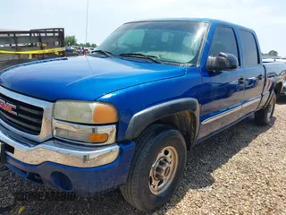 2003 GMC Sierra 1500HD SLE z VIN 1GTGC13UX3F195598, wystawiony jako IAAI lot #42284322 z przebiegiem Nie podano mil oraz . Historia ofert i sprzedaży dostępna na DreamBid. Obrazek 2.