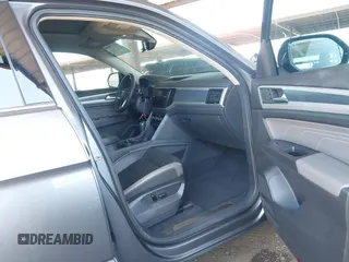 2022 Volkswagen Atlas SEL Premium R-Line с VIN 1V2FR2CA0NC562386, выставлен на аукционе IAAI как лот 42610040 с пробегом 24 039 миль миль и . История ставок и продаж доступна на DreamBid. Изображение 5.