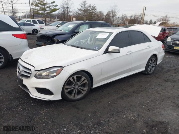 2016 Mercedes-Benz E-Class E 350 Sport with VIN WDDHF5KB6GB237450, listed as a IAAI auction lot 41297976 with 60,573 mi miles. Bid and sale history available at carsss.com. Image 17.