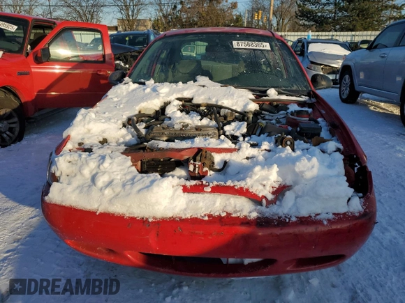 1998 Ford Escort LX z VIN 1FAFP10P2WW303270, wystawiony jako Copart lot #87588365 z przebiegiem 142 743 mil mil oraz Szkoda całkowita • Salvage title. Historia ofert i sprzedaży dostępna na DreamBid. Obrazek 5.