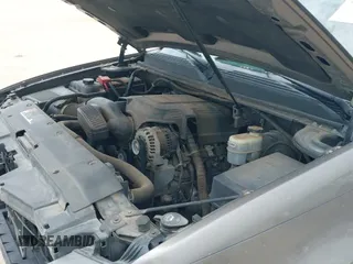 2011 Chevrolet Tahoe LS z VIN 1GNSCAE03BR325746, wystawiony jako IAAI lot #42269547 z przebiegiem 140 492 mil mil oraz . Historia ofert i sprzedaży dostępna na DreamBid. Obrazek 19.