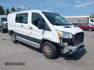 2019 Ford Transit z VIN 1FTYR1ZM2KKB02167, wystawiony jako IAAI lot #41985772 z przebiegiem 88 517 mil mil oraz . Historia ofert i sprzedaży dostępna na DreamBid. Obrazek 1.