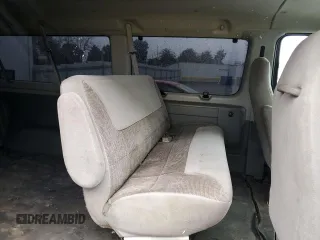 2005 Ford Econoline Passenger XL with VIN 1FBNE31L45HA70020, listed as a Copart auction lot 43475345 with 124,301 mi miles and Clean Title. Bid and sale history available at carsss.com. Image 11.