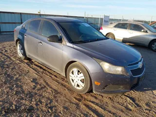 2014 Chevrolet Cruze LS with VIN 1G1PA5SH1E7171908, listed as a IAAI auction lot 40688244 with 96,643 mi miles. Bid and sale history available at carsss.com. Image 1.