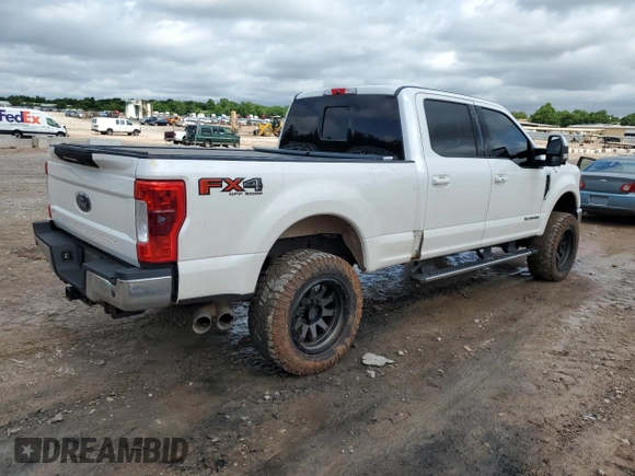 2017 Ford F-250 Lariat z VIN 1FT7W2BT2HEC77098, wystawiony jako Copart lot #57896595 z przebiegiem 142 254 mil mil oraz Szkoda całkowita • Salvage title. Historia ofert i sprzedaży dostępna na DreamBid. Obrazek 3.