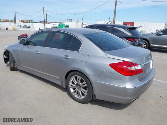 2012 Hyundai Genesis 5.0L with VIN KMHGC4DH4CU185501, listed as a IAAI auction lot 41939420 with 146,409 mi miles. Bid and sale history available at carsss.com. Image 3.