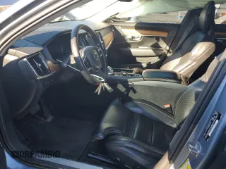 2018 Volvo S90 Inscription with VIN LVYBC0AL2JP028764, listed as a Copart auction lot 82484124 with 102,130 mi miles and Salvage Title. Bid and sale history available at carsss.com. Image 7.
