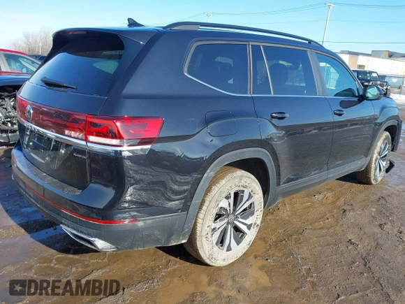 2024 Volkswagen Atlas SE z VIN 1V2LR2CA5RC576809, wystawiony jako IAAI lot #41652203 z przebiegiem 11 300 mil mil oraz . Historia ofert i sprzedaży dostępna na DreamBid. Obrazek 4.