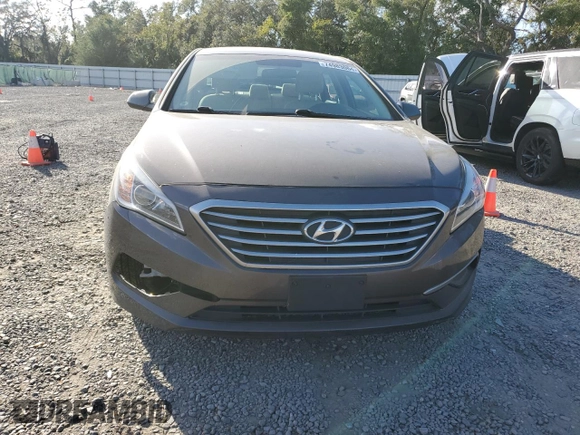 2017 Hyundai Sonata 2.4L z VIN 5NPE24AF6HH540980, wystawiony jako Copart lot #74983064 z przebiegiem 126 008 mil mil oraz Szkoda całkowita • Salvage title. Historia ofert i sprzedaży dostępna na DreamBid. Obrazek 5.