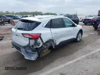 2020 Ford Escape SE z VIN 1FMCU9G68LUB64704, wystawiony jako IAAI lot #41997996 z przebiegiem 50 646 mil mil oraz . Historia ofert i sprzedaży dostępna na DreamBid. Obrazek 4.