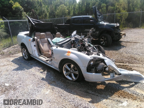 2007 Ford Mustang GT Deluxe with VIN 1ZVHT85H675258234, listed as a IAAI auction lot 42519184 with Not provided miles and . Bid and sale history available at DreamBid. Image 1.