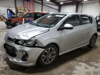 2018 Chevrolet Sonic LT z VIN 1G1JD6SB6J4114517, wystawiony jako Copart lot #44530315 z przebiegiem Nie podano mil oraz Szkoda całkowita • Salvage title. Historia ofert i sprzedaży dostępna na DreamBid. Obrazek 1.