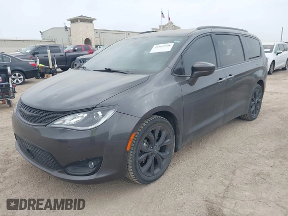 2020 Chrysler Pacifica Touring L with VIN 2C4RC1BG6LR247919, listed as a IAAI auction lot 41930508 with 66,952 mi miles and . Bid and sale history available at DreamBid. Image 17.