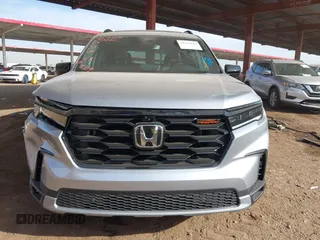 2025 Honda Pilot TrailSport with VIN 5FNYG1H63SB043524, listed as a IAAI auction lot 41137843 with 1,357 mi miles. Bid and sale history available at carsss.com. Image 12.
