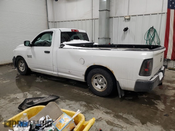 2013 Ram 1500 Tradesman z VIN 3C6JR6DG3DG532890, wystawiony jako Copart lot #45042935 z przebiegiem 236 069 mil mil oraz Nie do naprawy • Non repairable. Historia ofert i sprzedaży dostępna na DreamBid. Obrazek 2.