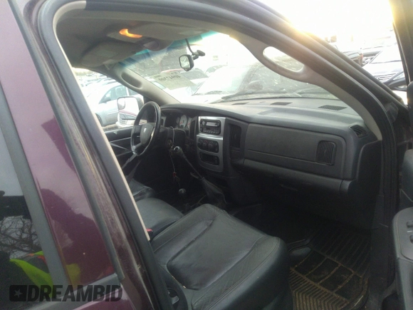 2005 Dodge 3500 SLT z VIN 3D7LS38C65G768954, wystawiony jako IAAI lot #40947309 z przebiegiem 262 829 mil mil oraz . Historia ofert i sprzedaży dostępna na DreamBid. Obrazek 5.