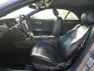 2020 Ford Mustang EcoBoost z VIN 1FATP8UH9L5125597, wystawiony jako Copart lot #52438895 z przebiegiem 104 549 mil mil oraz Szkoda całkowita • Salvage title. Historia ofert i sprzedaży dostępna na DreamBid. Obrazek 7.