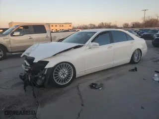 2010 Mercedes-Benz S-Class S 550 with VIN WDDNG7BB7AA340000, listed as a Copart auction lot 42230095 with 0 mi miles and Salvage Title. Bid and sale history available at carsss.com. Image 1.