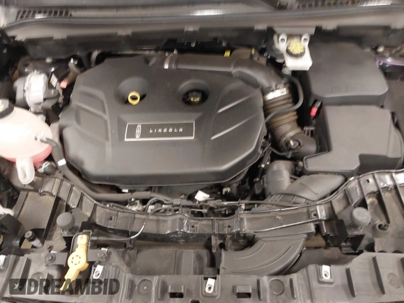 2019 Lincoln MKC Standard with VIN 5LMCJ1D95KUL17768, listed as a IAAI auction lot 42171032 with 24,578 mi miles. Bid and sale history available at carsss.com. Image 10.