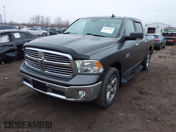 2018 Ram 1500 Big Horn z VIN 3C6RR7LG2JG235342, wystawiony jako IAAI lot #41475568 z przebiegiem 103 804 mil mil oraz . Historia ofert i sprzedaży dostępna na DreamBid. Obrazek 2.