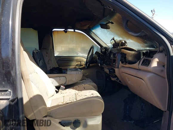 1999 Ford Super Duty F-250 XL with VIN 1FTNW21F3XEA73346, listed as a IAAI auction lot 41720350 with 193,884 mi miles. Bid and sale history available at carsss.com. Image 5.