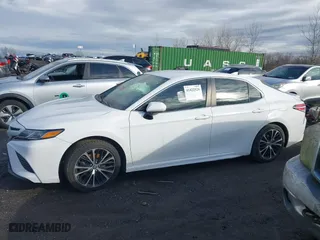 2020 Toyota Camry SE with VIN 4T1G11AKXLU983800, listed as a IAAI auction lot 41422524 with 337,897 mi miles. Bid and sale history available at carsss.com. Image 14.