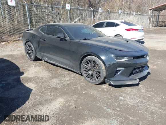 2018 Chevrolet Camaro 2SS z VIN 1G1FG1R77J0170121, wystawiony jako IAAI lot #41757301 z przebiegiem 39 795 mil mil oraz . Historia ofert i sprzedaży dostępna na DreamBid. Obrazek 1.