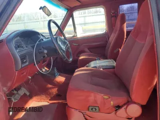 1993 Ford F-250 z VIN 1FTHX25C5PKB75016, wystawiony jako Copart lot #47947095 z przebiegiem 302 553 mil mil oraz Szkoda całkowita • Salvage title. Historia ofert i sprzedaży dostępna na DreamBid. Obrazek 7.