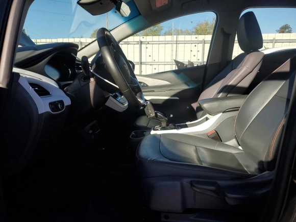 2020 Chevrolet Bolt EV Premier z VIN 1G1FZ6S02L4140279, wystawiony jako Copart lot #50224175 z przebiegiem 67 593 mil mil oraz Szkoda całkowita • Salvage title. Historia ofert i sprzedaży dostępna na DreamBid. Obrazek 7.